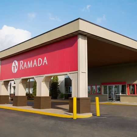 Hotel Ramada By Wyndham Bismarck Exterior foto
