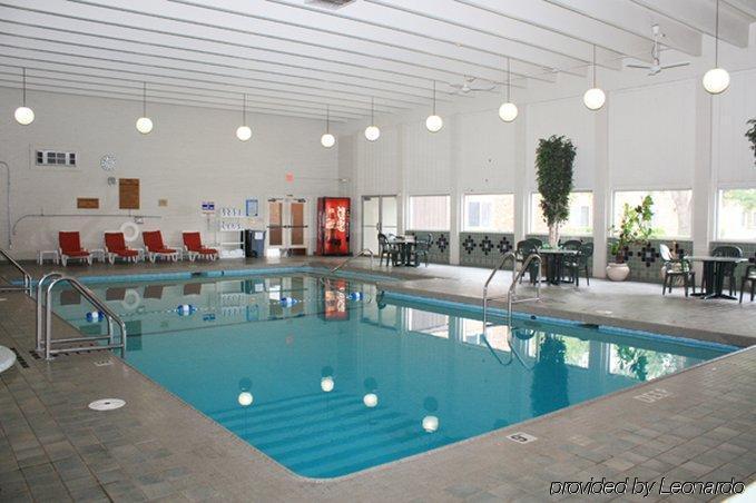 Hotel Ramada By Wyndham Bismarck Einrichtungen foto